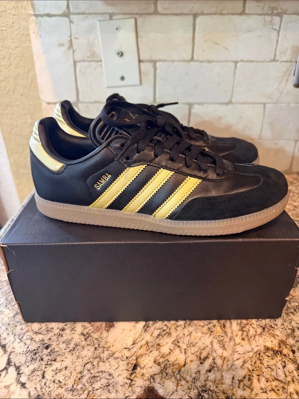 Adidas Samba Messi  Size 6 Black Gold Shoes Sneaker 6US Big Kids Soccer JR6349